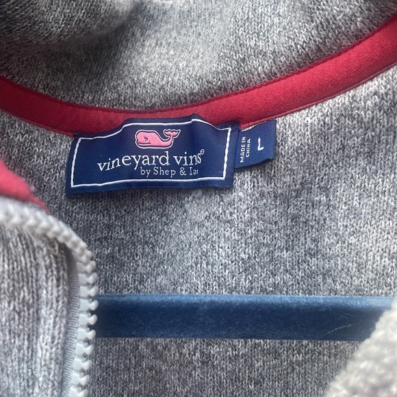 Vineyard Vines Like brand new…Men’s Large! 3/4 zip! - Picture 2 of 4